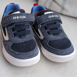 New Geox Kids Navy and White Velcro Sneakers with Blue Lining Size 6.5